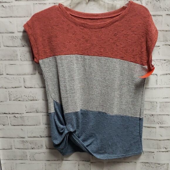 Color block top  - Picture 1 of 2